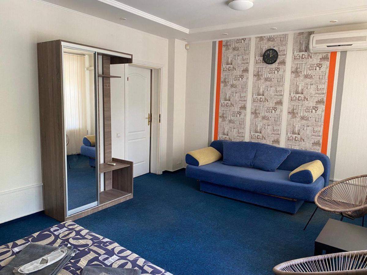 Uneed Rooms Podil Kiev Bagian luar foto